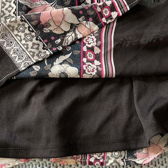 Maurices  Pink & Black and Gray Floral Slit Sleeve Shift Dress   Size M - Picture 13 of 16